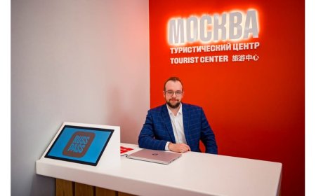 Moscow Offers Tourist Cards for Non-Cash Payments at Cutting-Edge Tourists Center