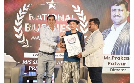 Mr. Prakash Patwari Honored for Building the Most Trusted Brand in Uniform Manufacturing at National Business Awards 2025
