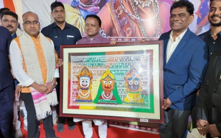 Kalahandi’s Artistic Legacy Thrives: Vedanta Presents Saura Painting to CM, Symbolizing Regional Pride