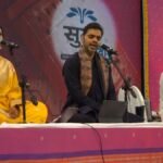 Priyanka Barve, Rahul Deshpande and Sankarshan Karhade during the Diwali Pahaat event organized by Sugee Parivaar on Narak Chaturdashi at Dadar beach